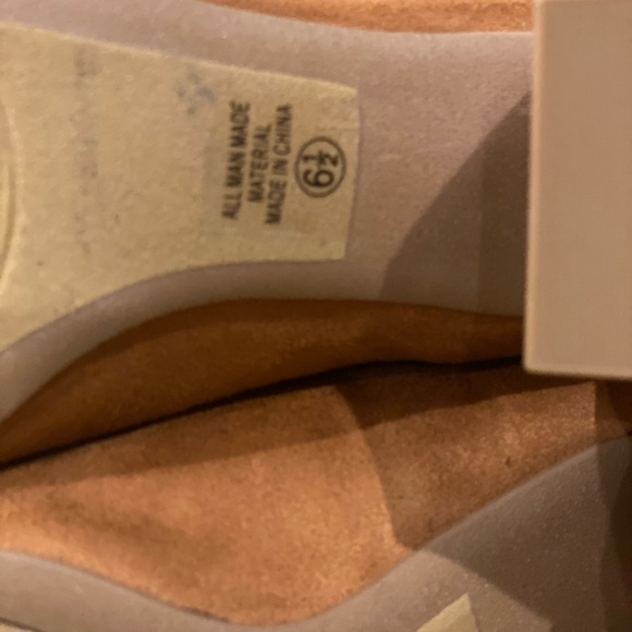 Great Tan Suede Ankle Boots Size 6.5 like new small block heel - Picture 2 of 7